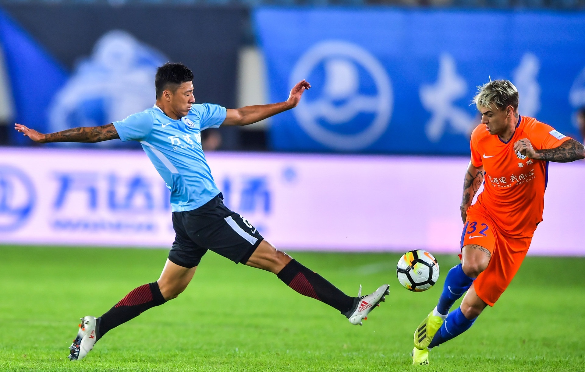 包含赛地聚焦:亚冠国际比赛日热度飙升,波尔图伤情更新,态度坚定,球队文化再被提及的词条 包含赛地聚焦:亚冠国际比赛日热度飙升,波尔图伤情更新,态度坚定,球队文化再被提及的词条